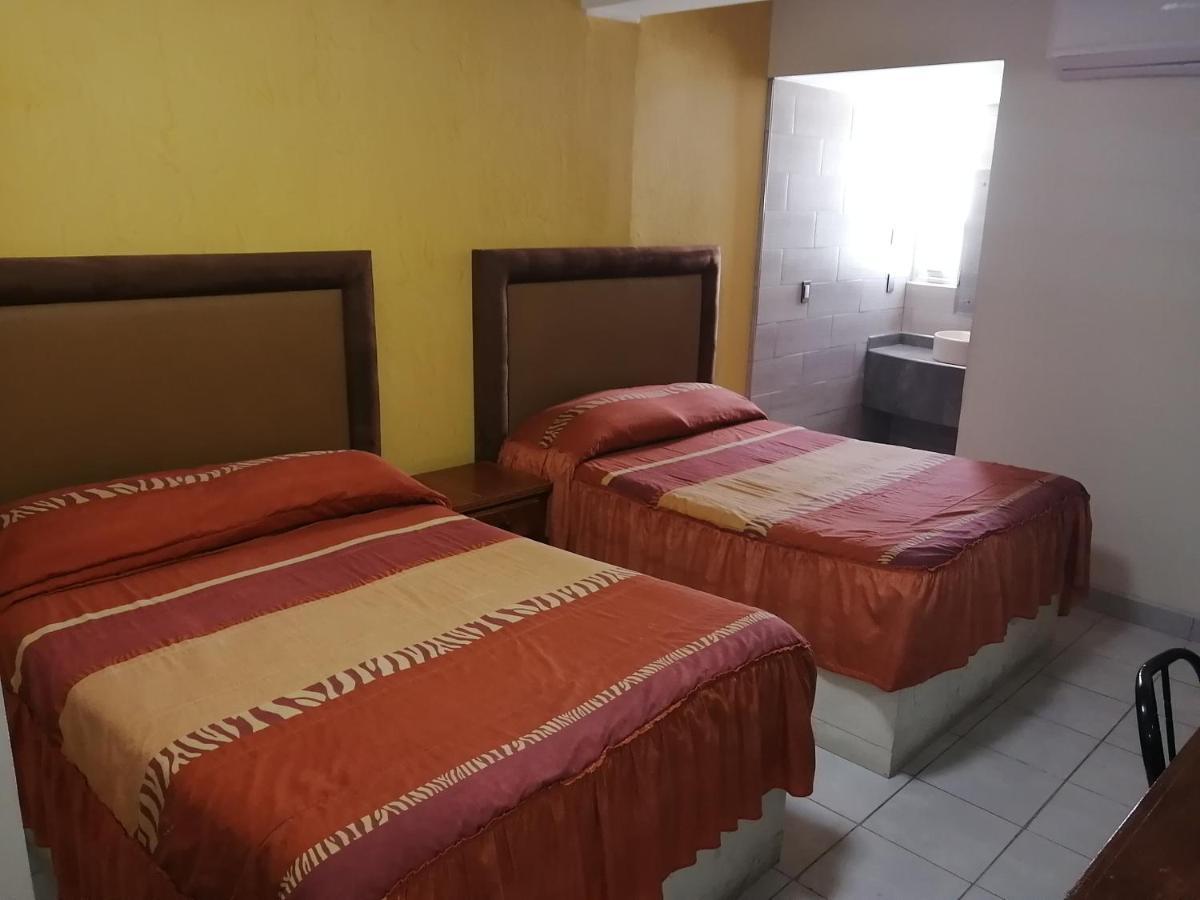 Hotel Baeza Delicias Exterior photo