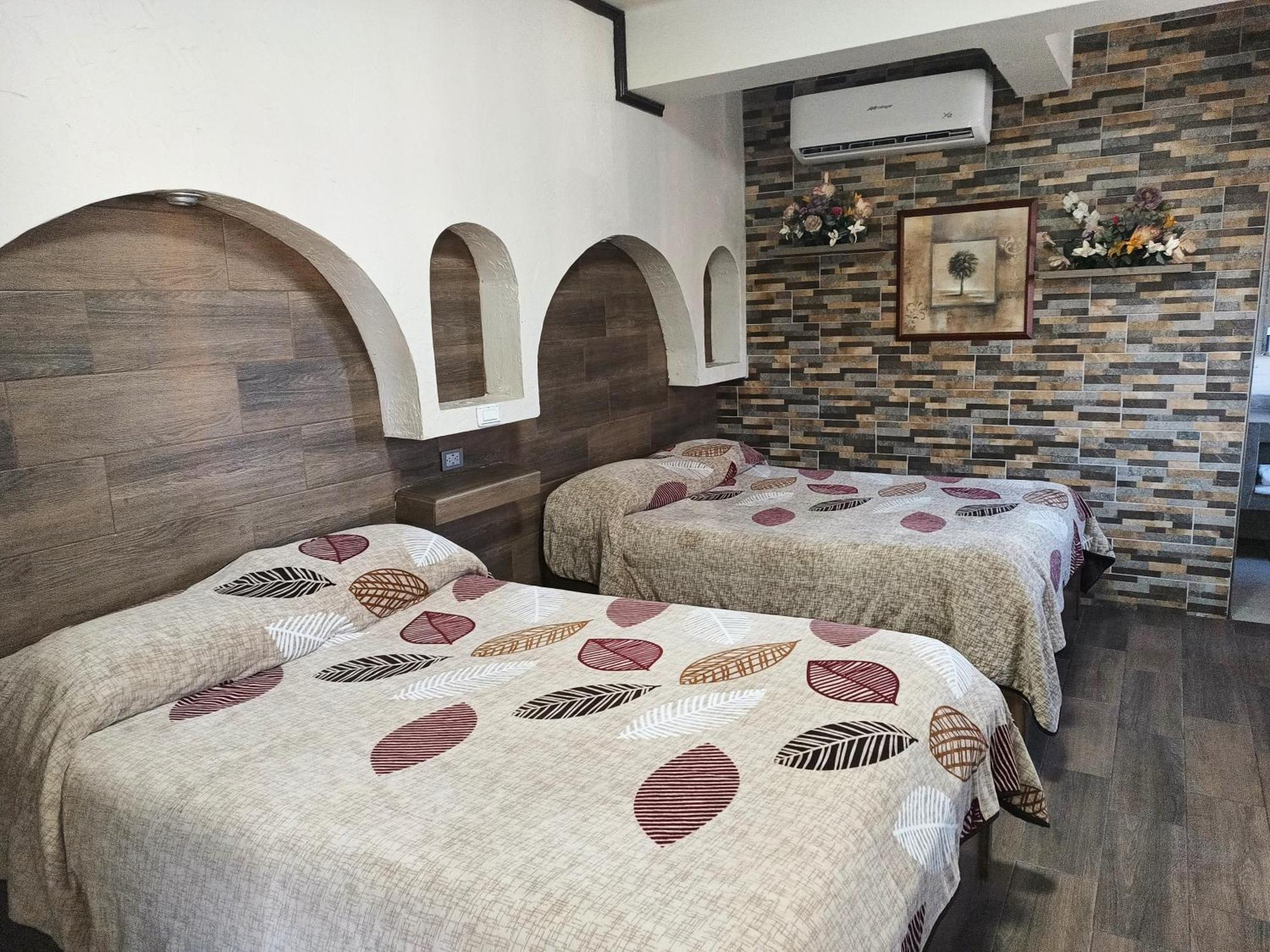 Hotel Baeza Delicias Exterior photo