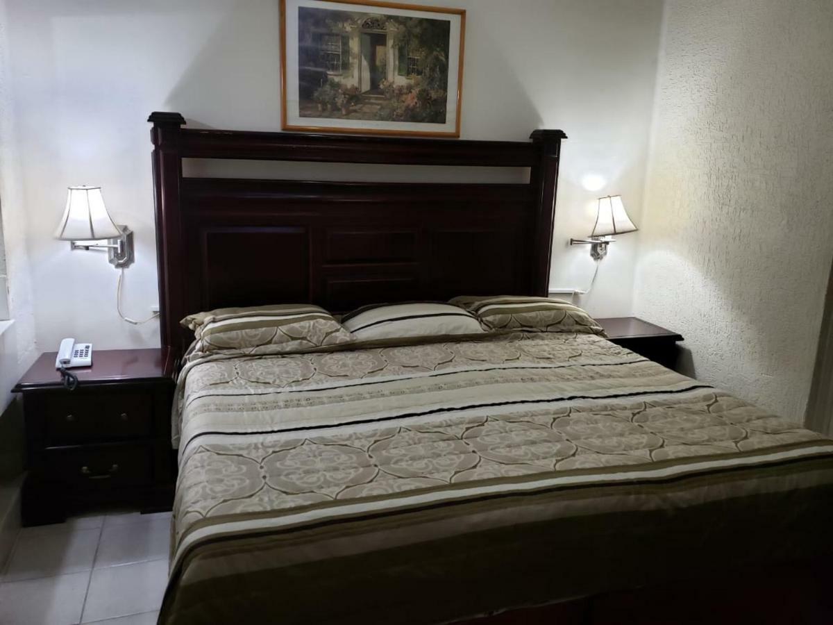 Hotel Baeza Delicias Exterior photo