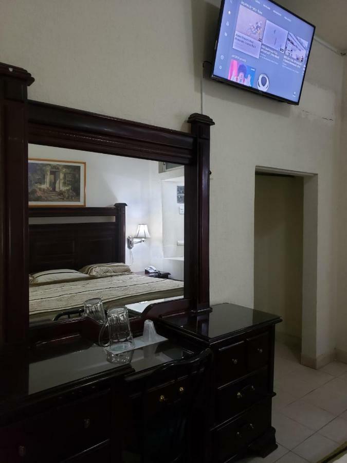 Hotel Baeza Delicias Exterior photo