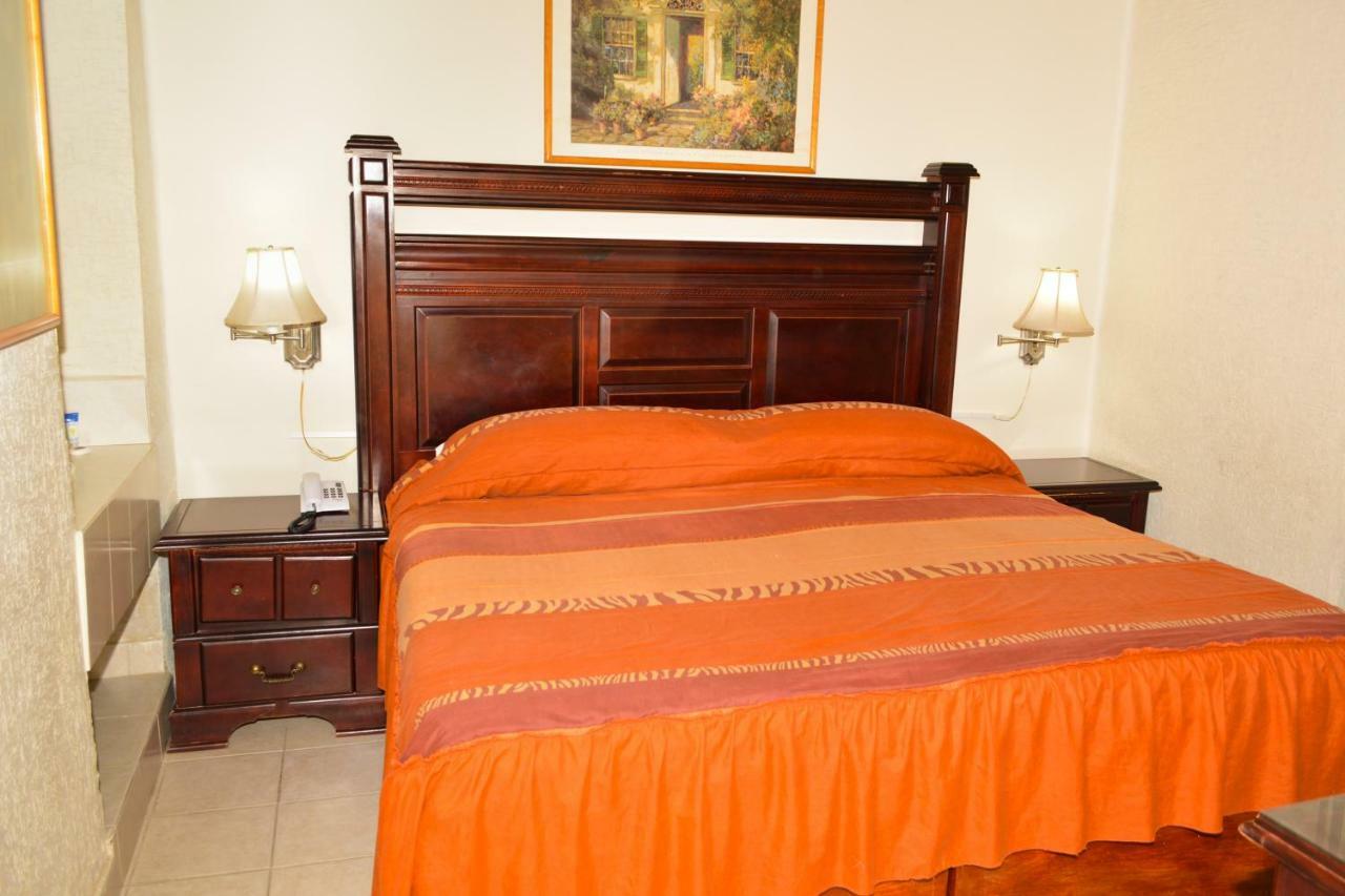Hotel Baeza Delicias Exterior photo